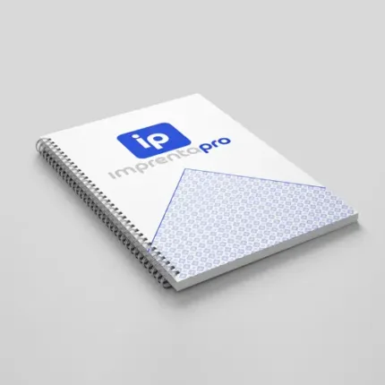 Cuadernos personalizados para empresas con encuadernación en espiral, tapa blanca con el logotipo de imprenta pro en el centro y un diseño decorativo en la parte inferior. Ideal para tomar notas o uso escolar y profesional.