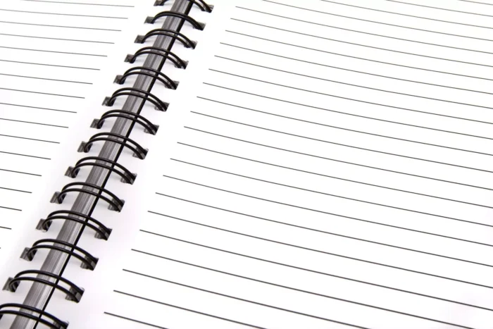 Interior cuaderno con líneas