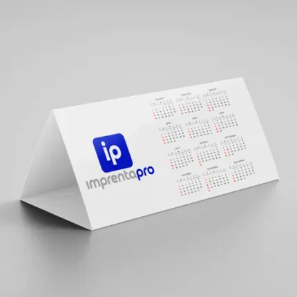 Imagen de calendarios de mesa triangulares personalizados, impresos por Imprenta PRO.