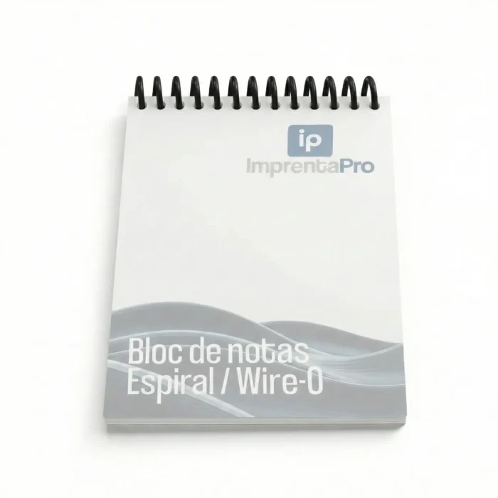 Imagen de producto de un bloc de notas hecho por imprentapro y encuadernado en espiral plástica en la parte superior