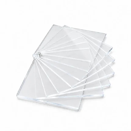 Conjunto de metacrilatos transparentes cortados a medida